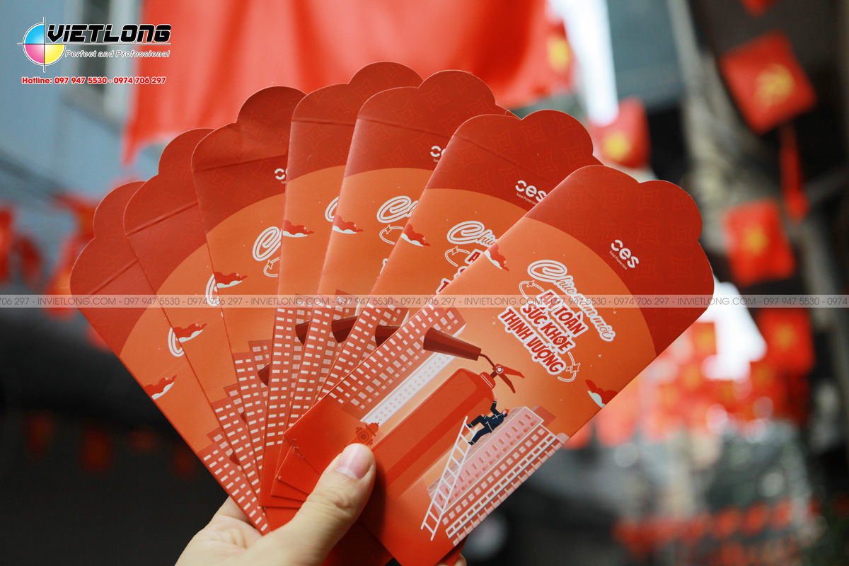 Trên tay mẫu lì xì giấy Couches 150gsm cán mờ dày dặn sắc nét