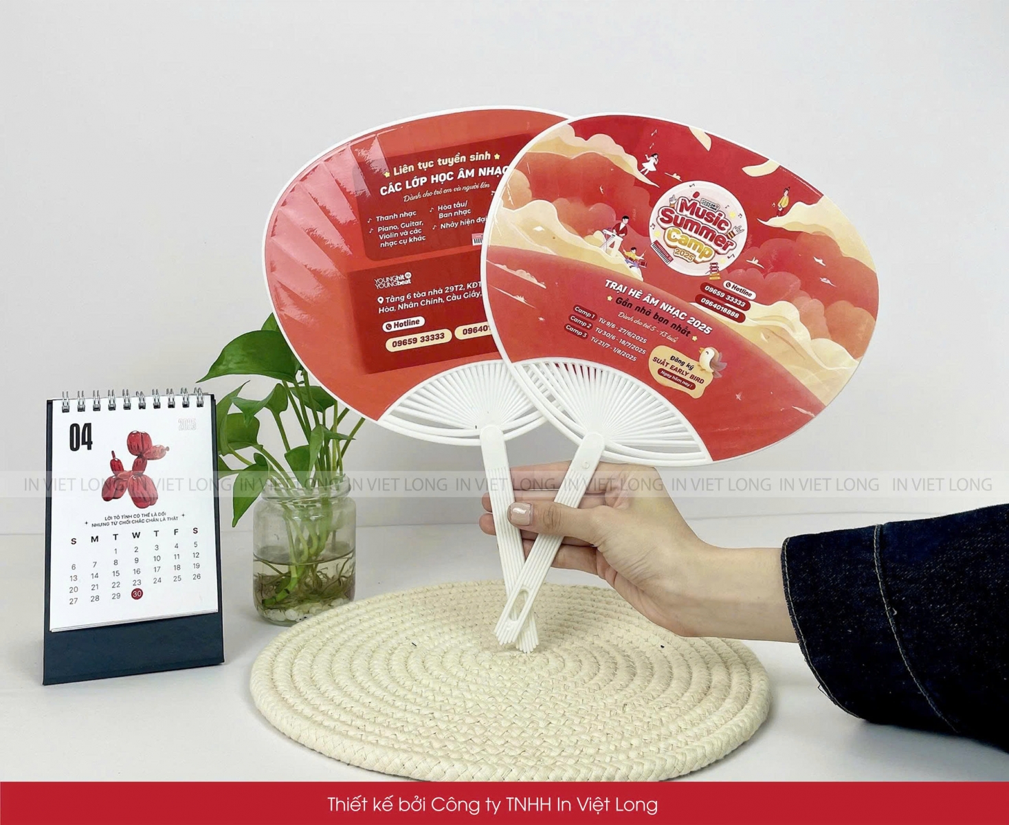 Mẫu quạt nhựa quảng cáo tuyển sinh năng khiếu hè