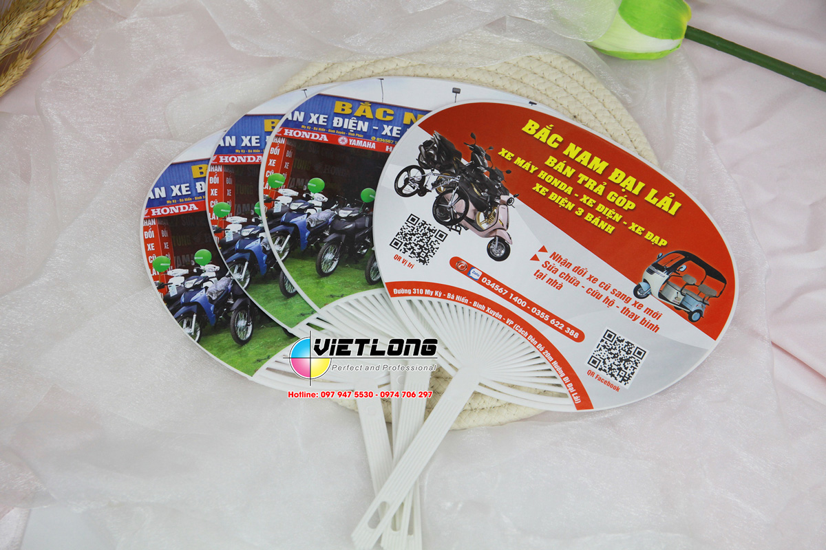 Mẫu quạt nhựa quảng cáo cửa hàng xe điện