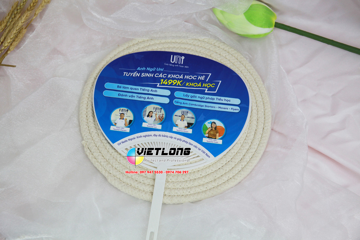 In quạt tuyển sinh lớp tiếng anh