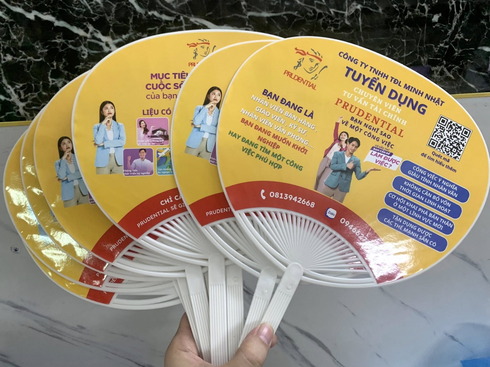 In quạt nhựa quảng cáo bảo hiểm prudental