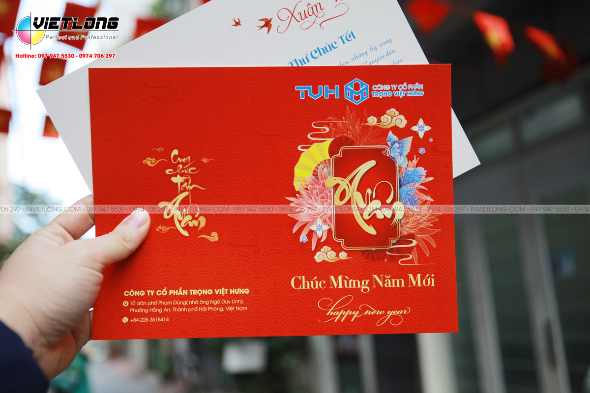 Thiệp chúc Tết in ấn sắc nét, màu sắc rực rỡ
