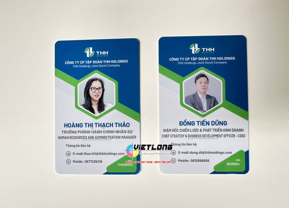 In thẻ nhân viên nhựa PVC
